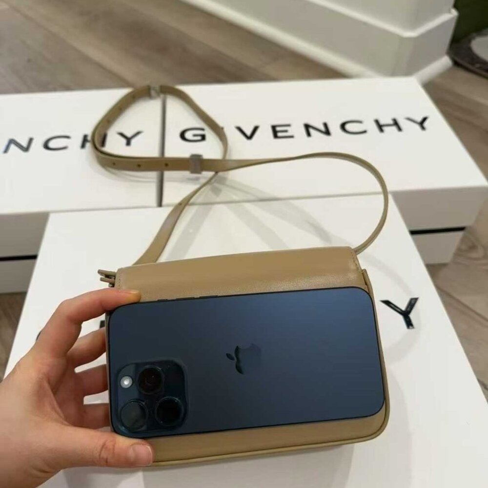NWT Authentic Givenchy Box Calfskin Small 4G Shoulder Bag Beige - Picture 3 of 11